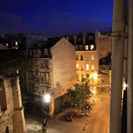 Rue Saint-julien Le Pauvre * Paris